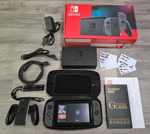 Image 2 of Complete & Boxed Nintendo Switch V2 128GB + Extras, Amiibo