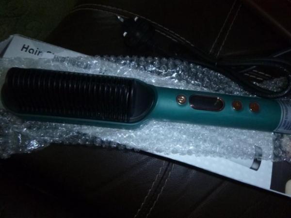 Image 1 of NEW HAIR STRAIGHTENER WITH LCD IN GREEN BOXED