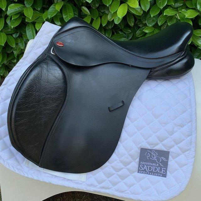 Preview of the first image of kent and Masters 16.5 inch pony saddle.