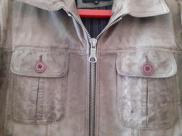 Image 2 of Man's leather jacket 36" medium ( kacki)