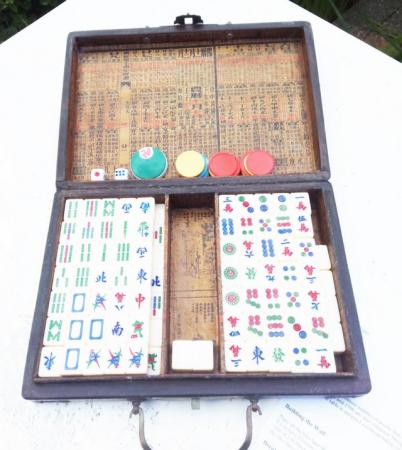 Image 3 of Vintage Mahjong Game Set 1960s Complete Chinese Game
