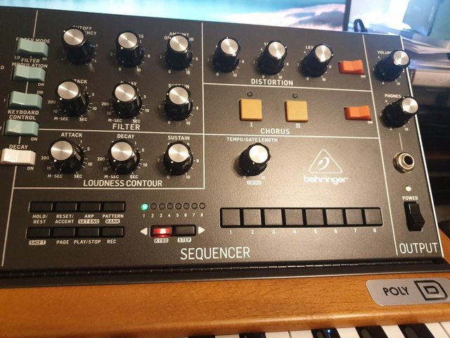 Preview of the first image of Behringer PolyD Synthesizer.