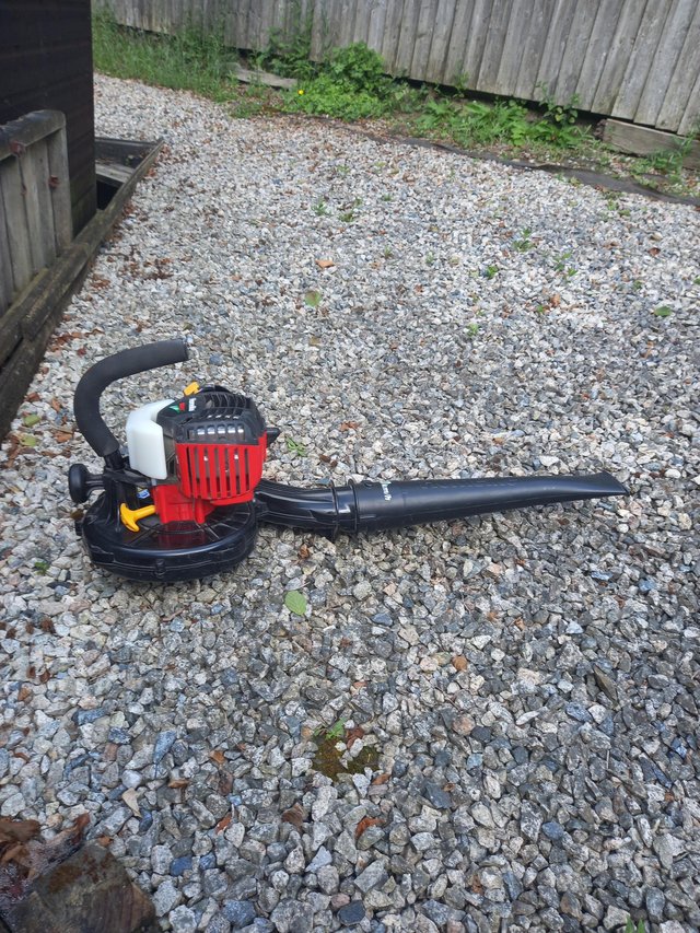 Preview of the first image of Petrol leaf blower colourred.