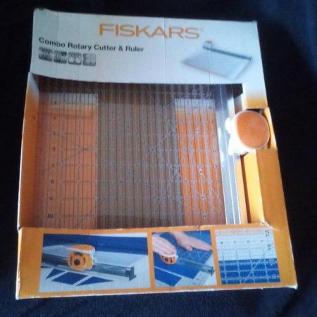 Image 1 of Fiskars Combo Rotary Cutter And Ruler 12 X 12"