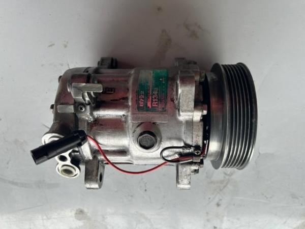 Image 2 of Air condition compressor for Maserati 3200 GT