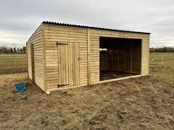 Image 3 of 18ft x 12ft field shelter with tack room