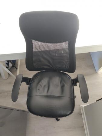 Image 1 of Black office chair - adjustable height, tilt and armrests