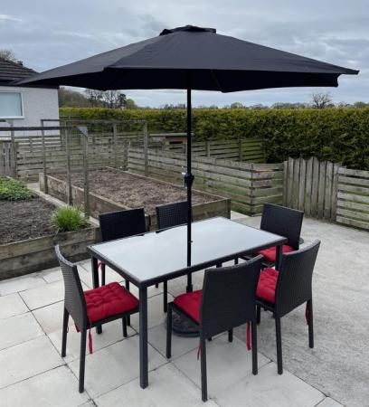 Image 2 of Outdoor Garden Table and 6 chairs