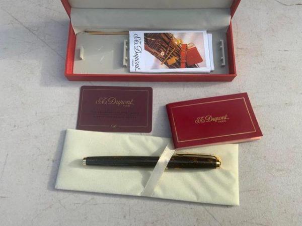 Image 15 of St Dupont "Laque De Chine" Collection. With 18ct Gold Nib