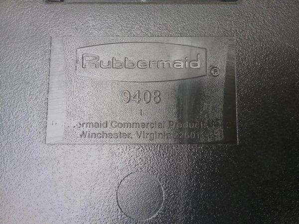 Image 3 of Rubbermaid Catermax 100 insulated food storage container on