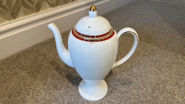 Image 2 of Wedgewood Colorado 1 litre Coffee Pot