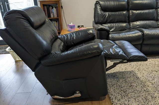 Image 6 of LA-Z-BOY Reclining 3 Seater Sofa & Reclining Armchair
