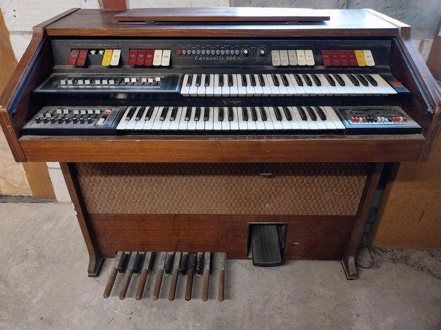 Preview of the first image of Caravalle 600 Electric organ for sale.