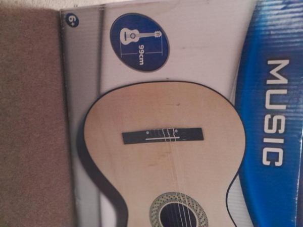 Image 2 of Play on children's guitar