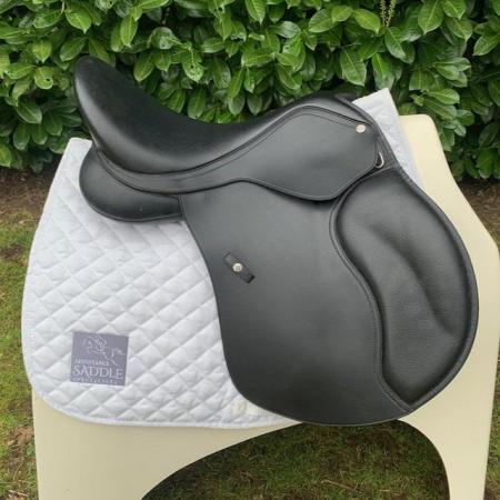 Image 4 of Wintec 17 inch hart  gp saddle