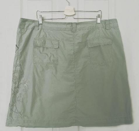 Image 2 of Lovely Pale Green Embroidered Skirt - Size 22