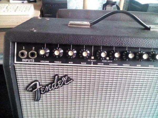 Image 2 of Fender Deluxe 90 DSP90 Amplifier £250