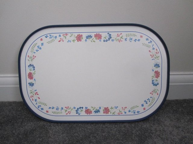 Preview of the first image of Floral tray for kitchen.
