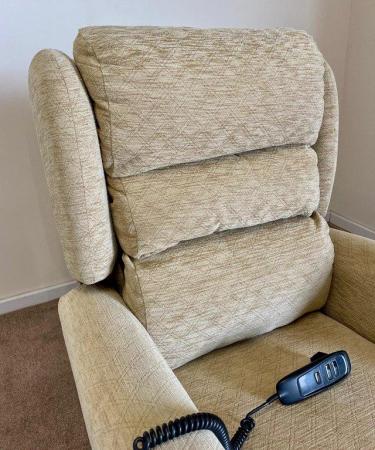 Image 4 of PRIMACARE ELECTRIC RISER RECLINER BROWN BEIGE CHAIR DELIVERY