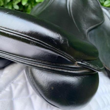 Image 16 of Kent And Masters 17 inch Jump saddle