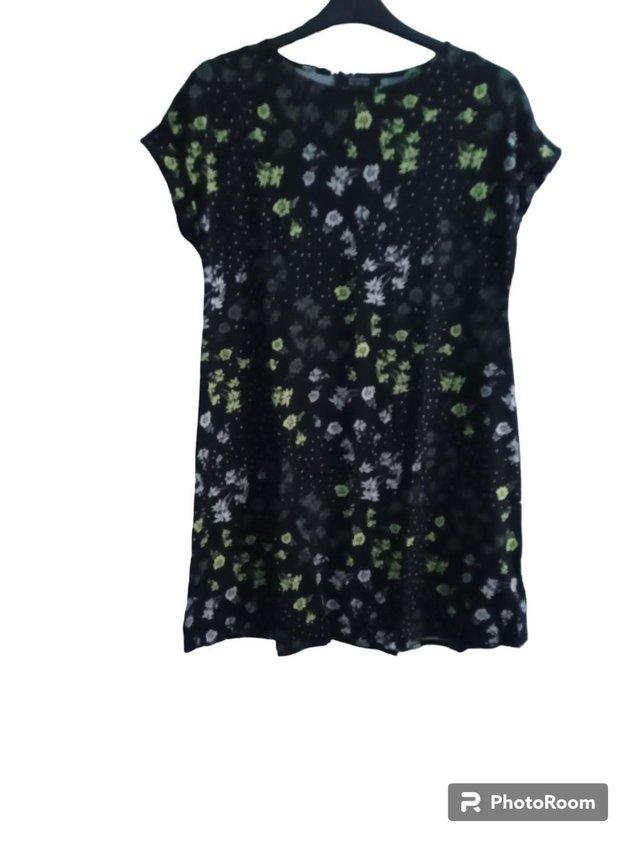 Preview of the first image of Jersey Swing Dress 10 Black/Floral.