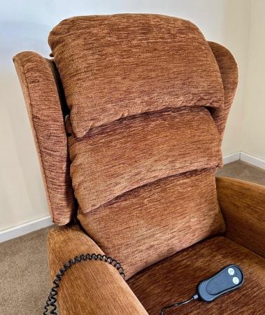 Image 4 of PETITE ELECTRIC RISER RECLINER BROWN CHAIR ~ CAN DELIVER
