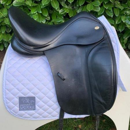 Image 13 of Kent & Masters 17 inch S-Series High Wither Dressage saddle