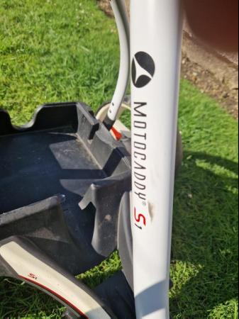 Image 2 of MOTOCADDY S1 ELECTRIC GOLF TROLLEY