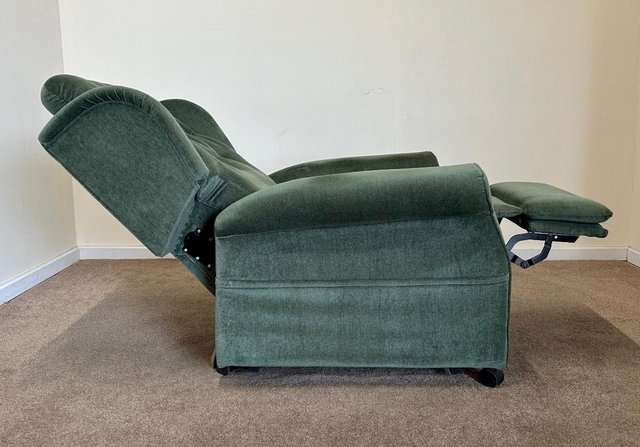 Image 16 of WILLOWBROOK ELECTRIC RISER RECLINER CHAIR GREEN CAN DELIVER