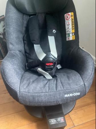 Image 1 of Maxi cost isafix car seat