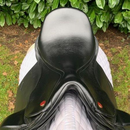 Image 7 of Kent & Masters 17” S-Series Dressage saddle