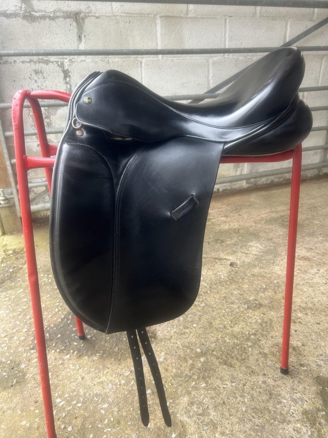 Preview of the first image of Ideal Jessica dressage saddle.