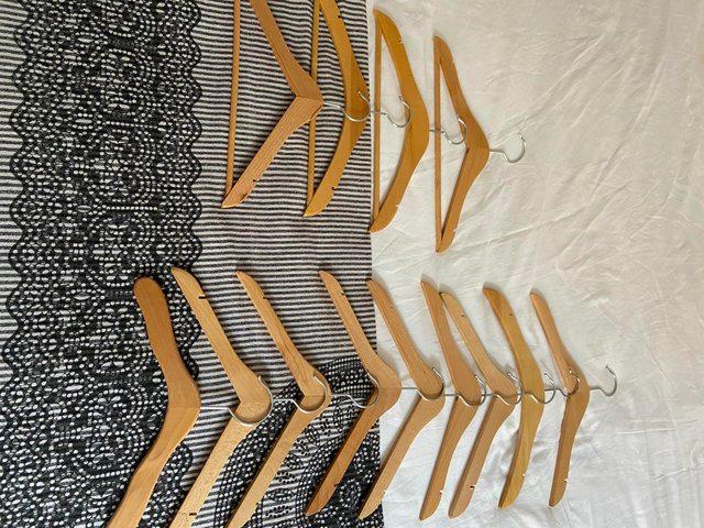 Preview of the first image of children's hangers natural wood.
