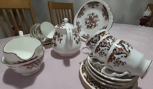 Image 3 of Colclough bone china set Royale pattern
