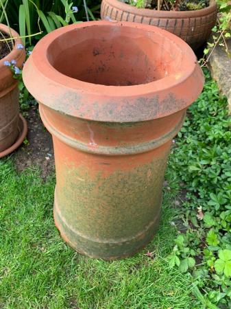 Image 3 of Heavy chimney pot, ideal garden or roof