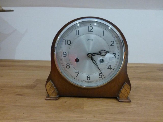 Preview of the first image of VINTAGE CHIMING SMITHS MANTLE CLOCK.