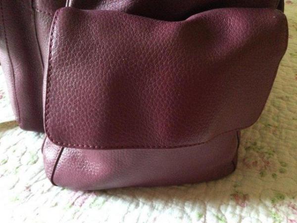 Image 12 of TOMMY & KATE Large Full Grain Leather Raspberry Pink Holdall