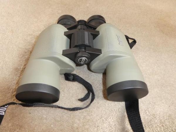 Image 2 of High Quality Bushnell 8x40 NatureView Binoculars