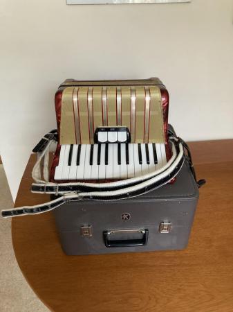 Image 2 of Hohner 48 bass piano accordion