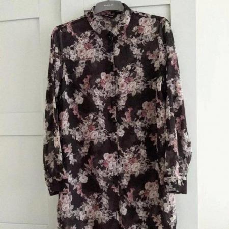 Image 1 of New Look Longline Shirt UK 14 Black Pink Floral Blouse Tunic