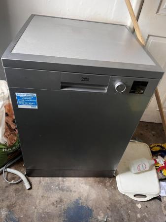 Image 2 of Freestanding 60cm Beko dishwasher, 4 months old
