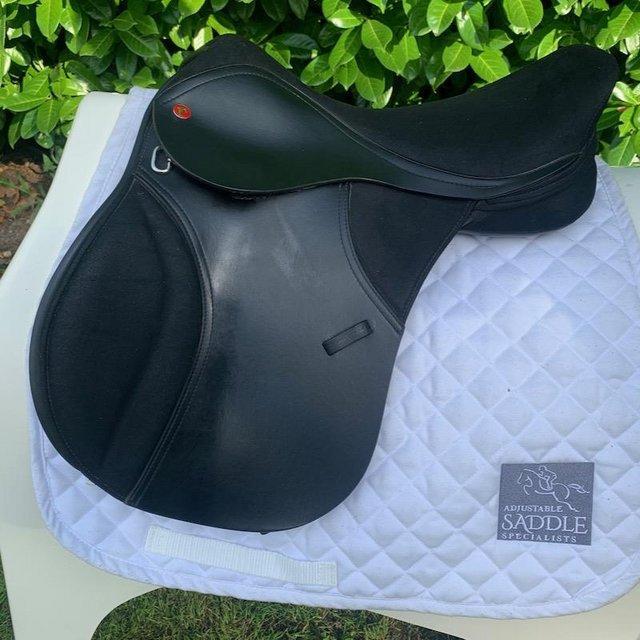 Preview of the first image of Thorowgood T4 16 inch Pony Club saddle.