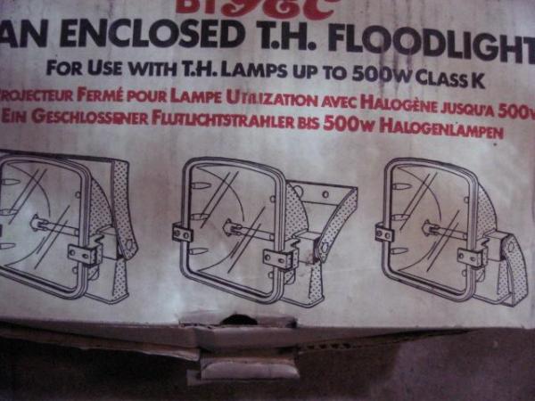 Image 3 of Garden Floodlight, GEC make, HAWK model, 300 or 500 halogen