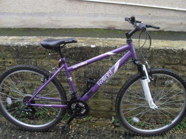 APOLLO TWILIGHT ADULT BIKE with FRONT SUSPENSION. - £75