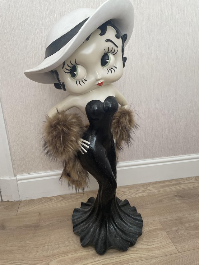 Preview of the first image of 3ft Betty boop ornament.