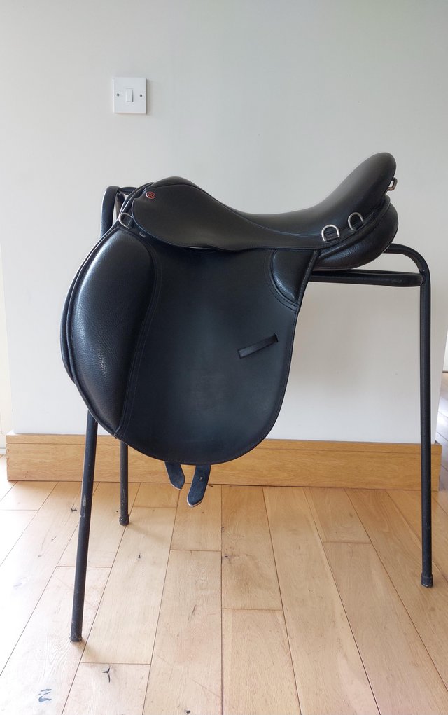 Preview of the first image of Lovatt and Ricketts Rubicon hooped tree GP saddle.