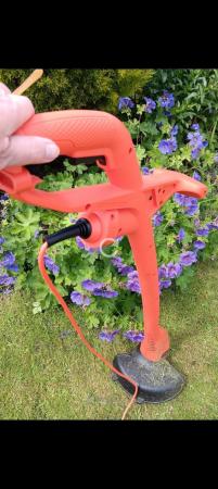 Image 3 of STRIMMER BLACK AND DECKER LIKE NEW