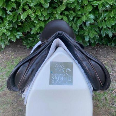 Image 6 of Kent & Masters 17.5 inch S-Series Low Profile Compact saddle