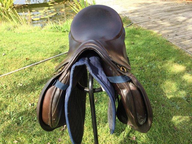 Preview of the first image of Saddle GP 17.5in English Leather.