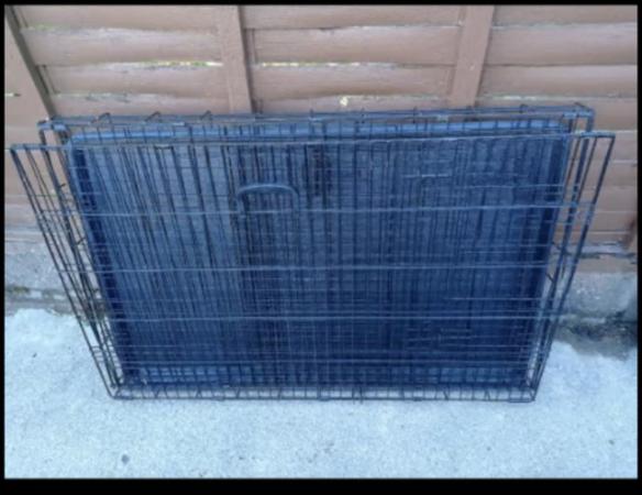 Image 2 of Large metal dog crate (2 doors)